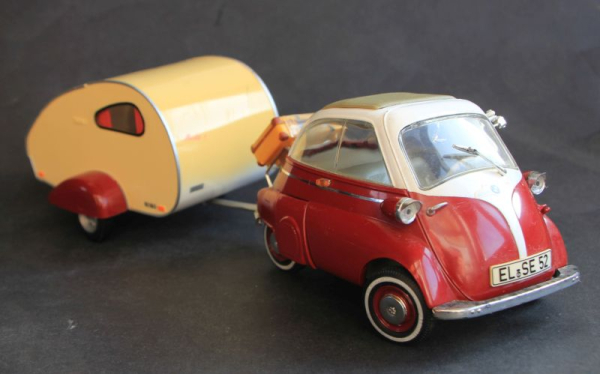 Revell BMW Isetta Caravanteam 1959 DieCast Model (9190)